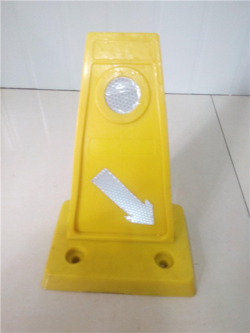 小型指路方向牌